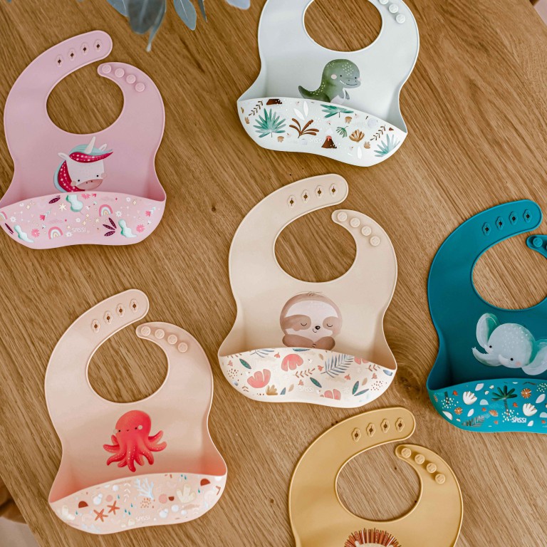 Wriggle & Giggle Bavaglini In Silicone Per Bambini - Confezione Da 2, Con Tasca Raccogli-Cibo, Regolabili, Senza BPA