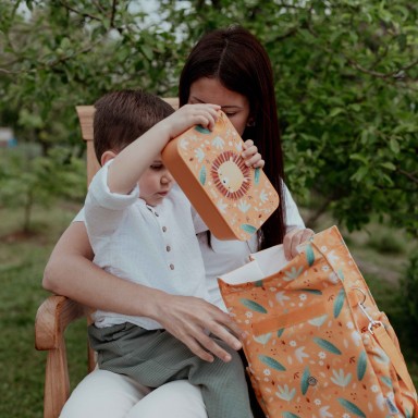 Boîte à goûter en plastique recyclé - Chompy le lion