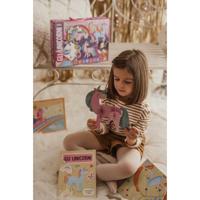 Mega box arts & crafts. Gli unicorni