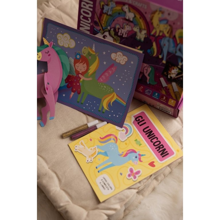 Mega box arts & crafts. Gli unicorni
