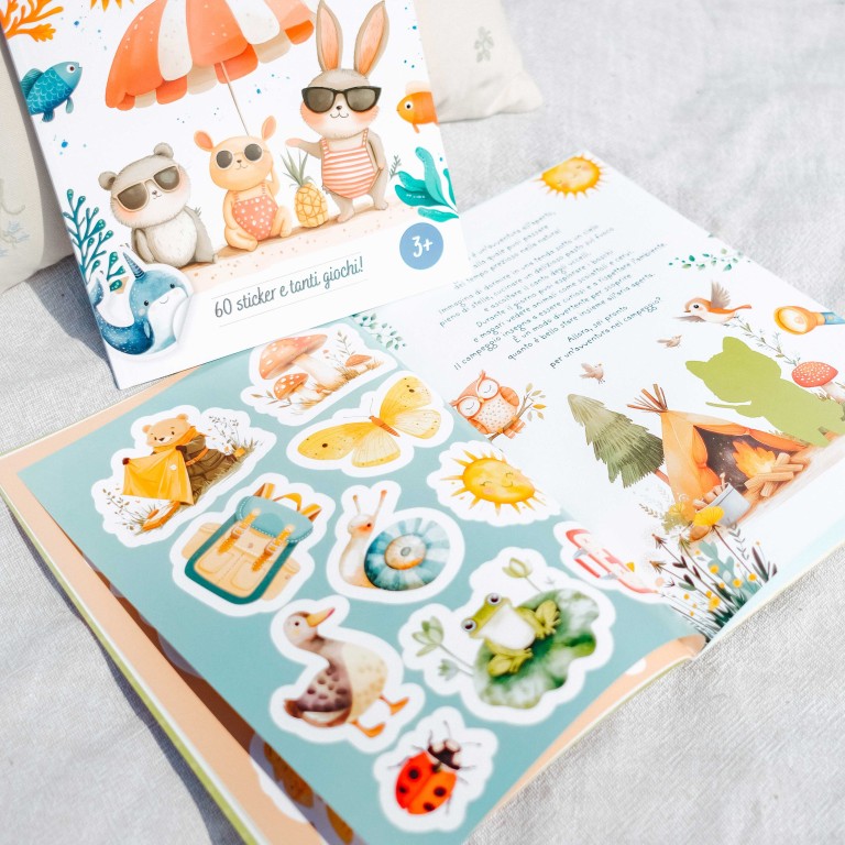 Sticker e attività. Il campeggio