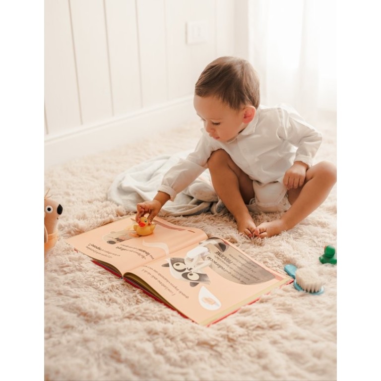 Little Otter Cleans Up