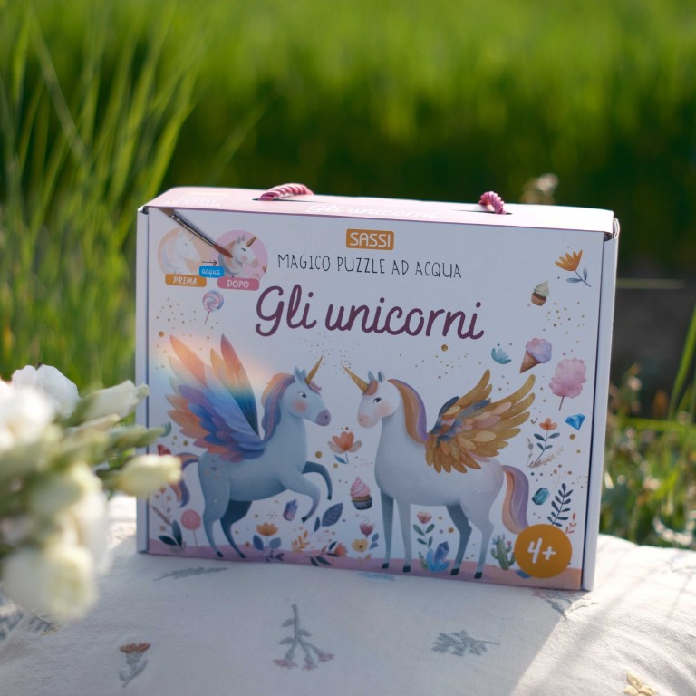 Magico puzzle ad acqua. Gli unicorni