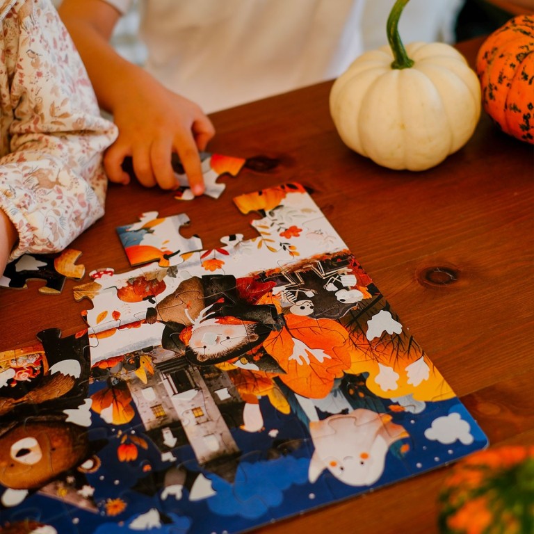 Magico puzzle ad acqua. Halloween