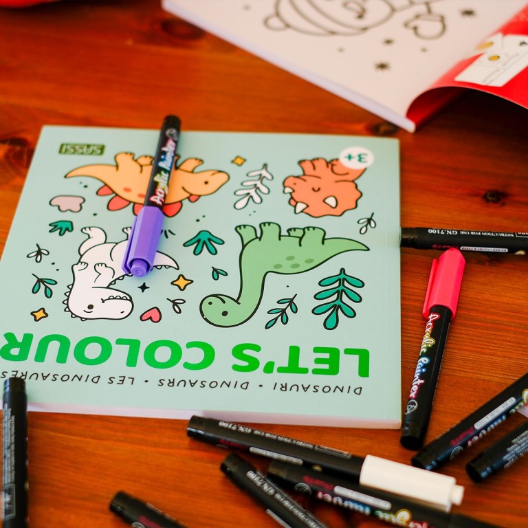 Let's Colour. Dinosaurs