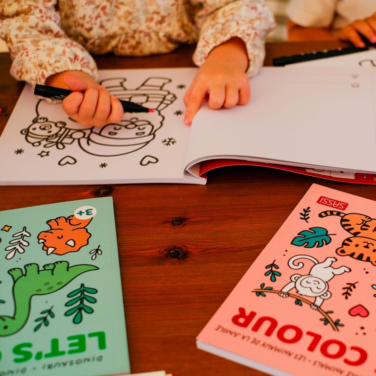Let's Colour. Dinosaurs