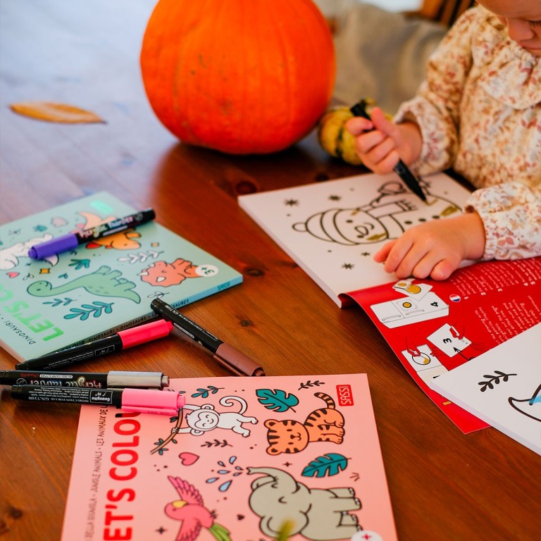 Let's Colour. Christmas