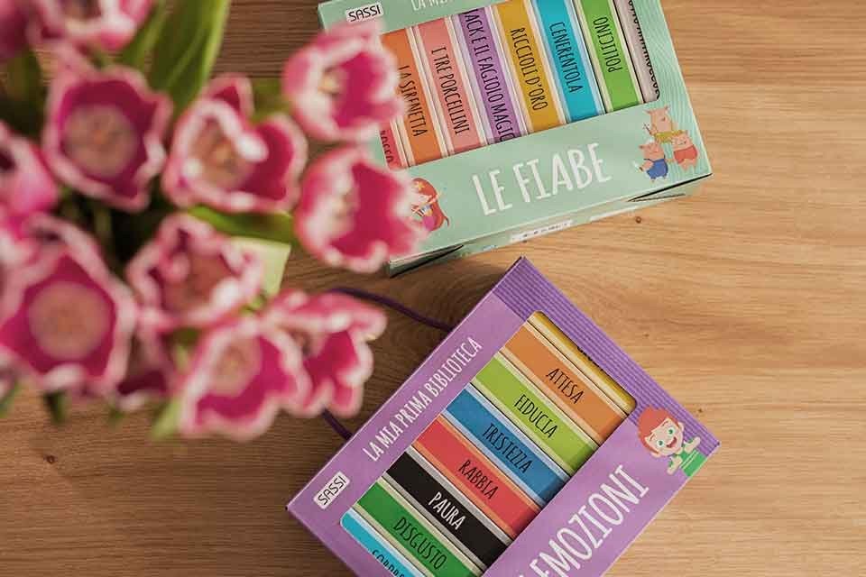 Cubes empilables et livres cartonnés pour enfants