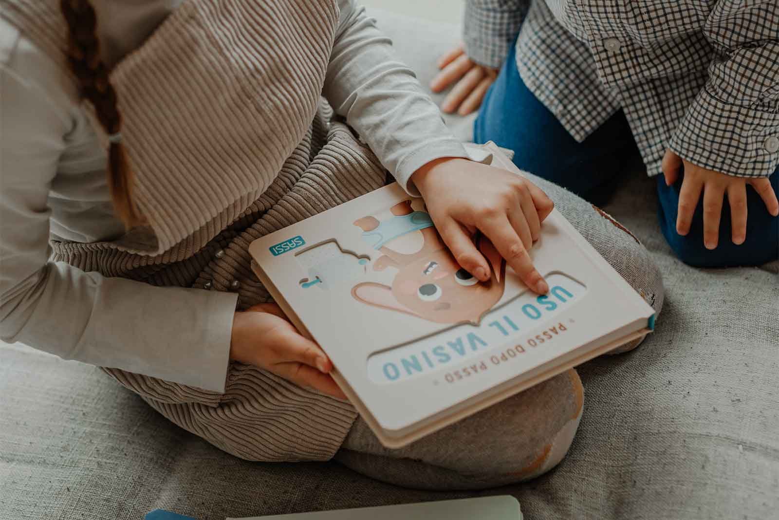 Come insegnare ai bambini a usare il vasino: consigli e libri utili